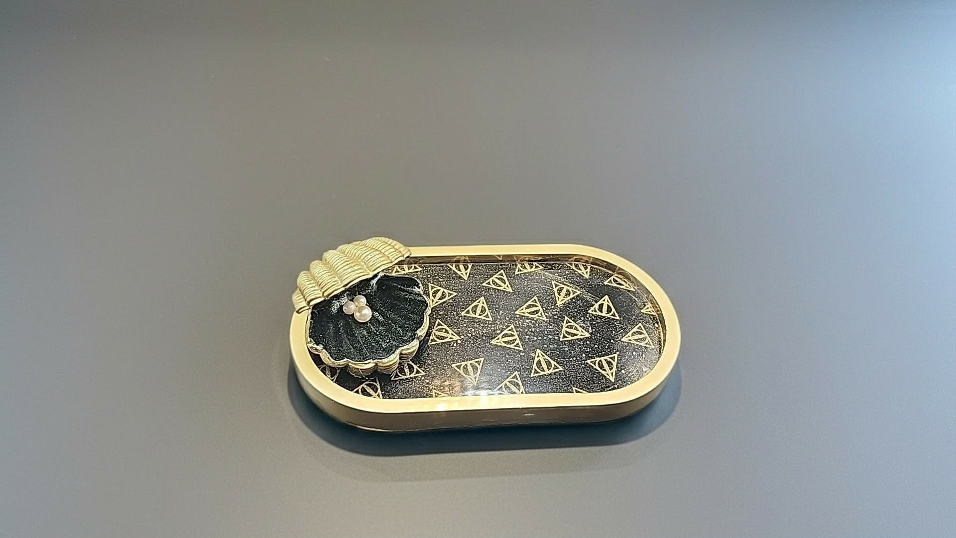 Clam Shell Trinket Tray
