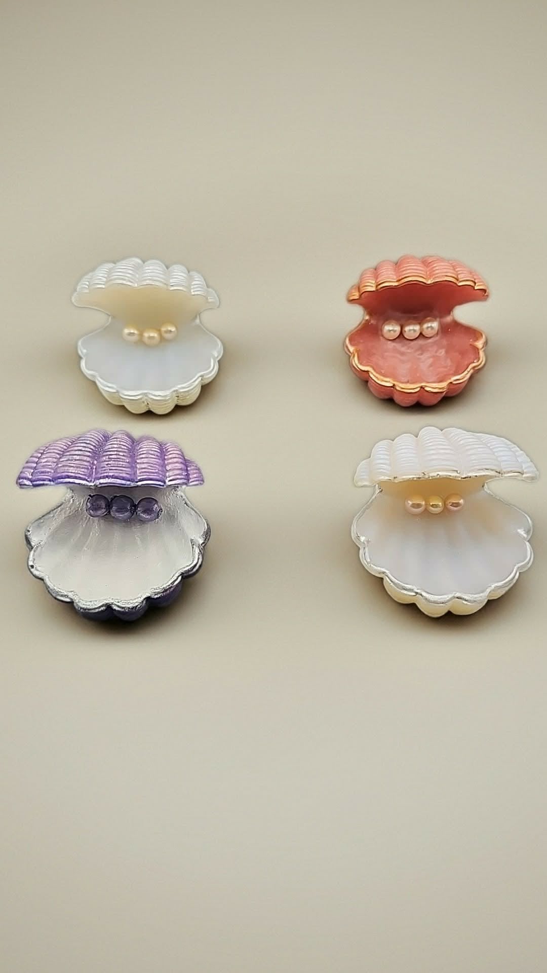 Clam Shell Trinket